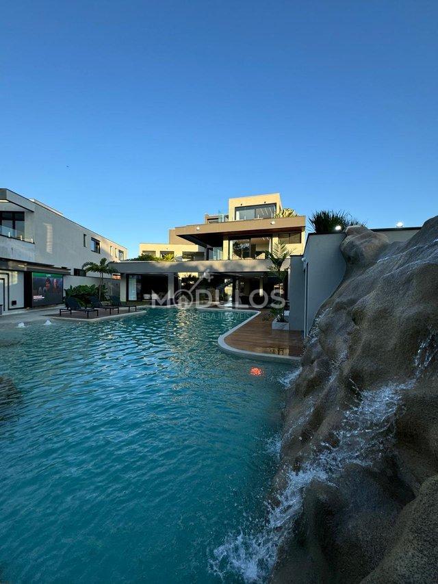 Mansão resort com 7 suítes disponível para venda, 1.044 m² por R$ 29.900.000,00 Alameda Sulu Bertioga - 