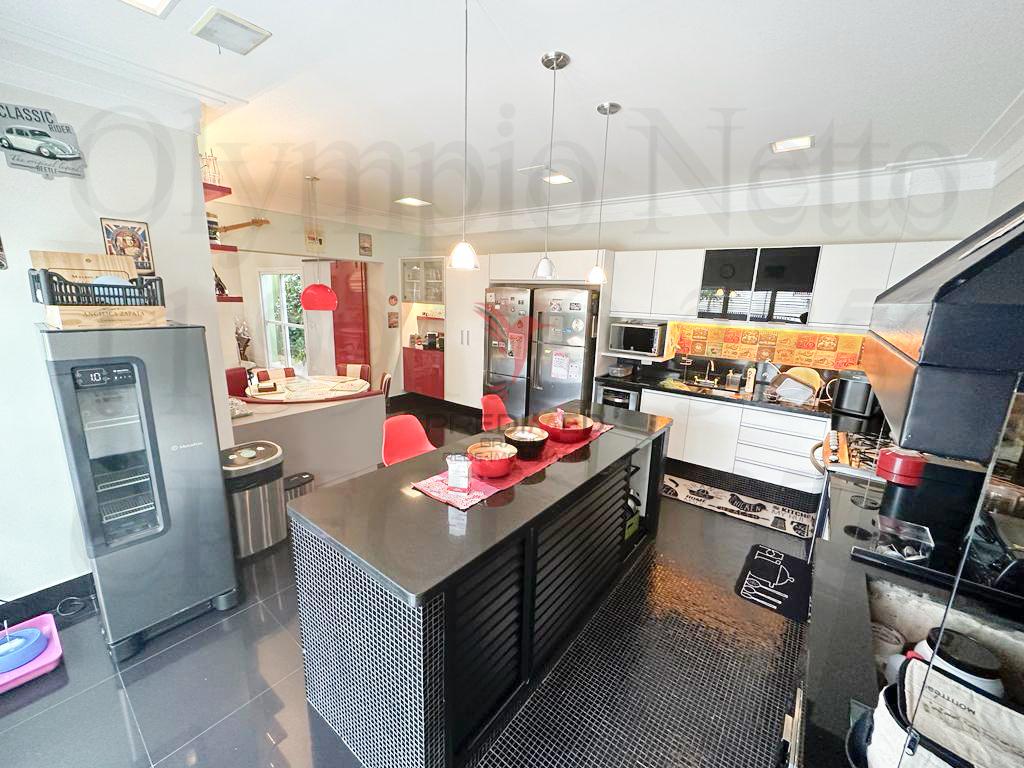 Casa, 4 quartos, 250 m² - Foto 8