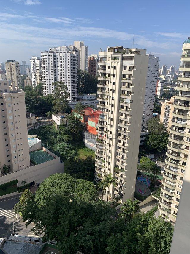 Vendo na Vila Andrade apartamento com 116 MTS, de 3 Quartos, 2 Vagas de Garagem, Morumbi Rua Charles Spencer Chaplin São Paulo - 