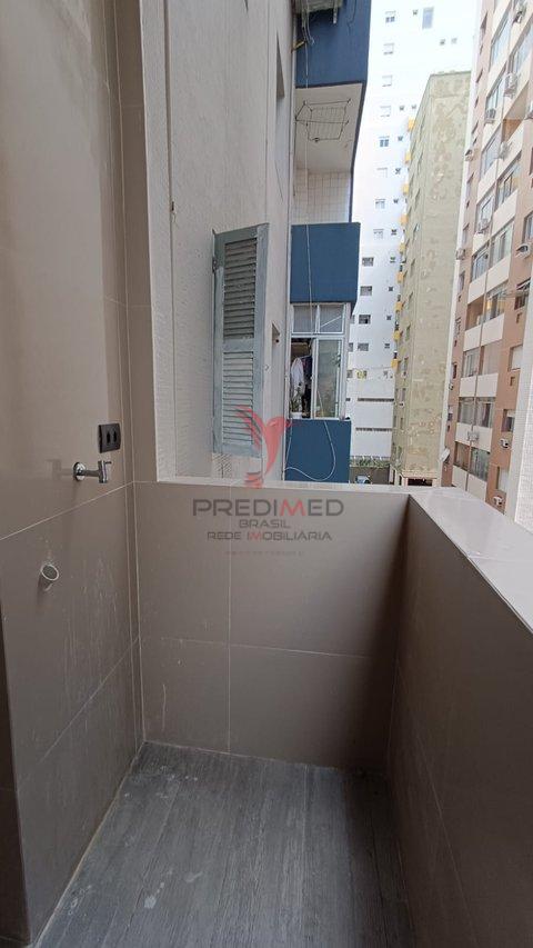Apartamento todo reformado com  1 Dormitório com suite a 100 m da Praia Avenida Senador Pinheiro Machado Santos - 