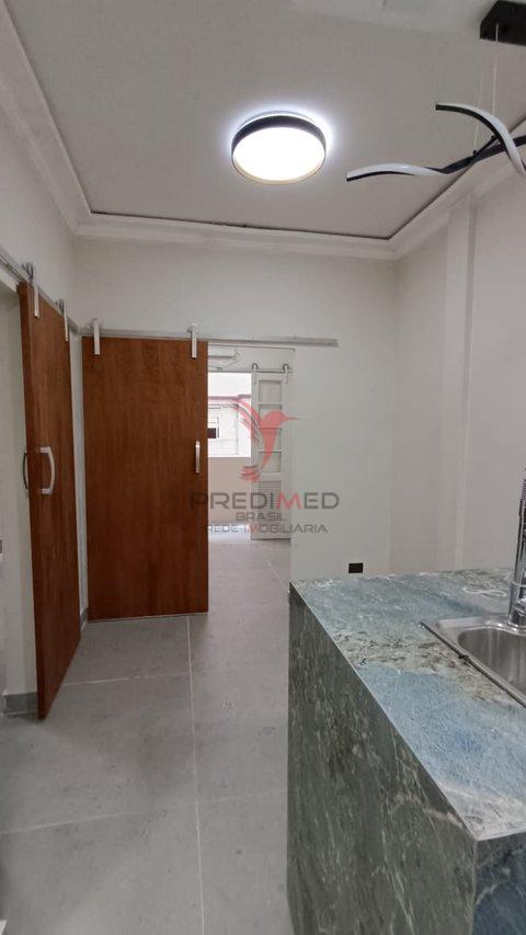 Apartamento todo reformado com  1 Dormitório com suite a 100 m da Praia Avenida Senador Pinheiro Machado Santos - 
