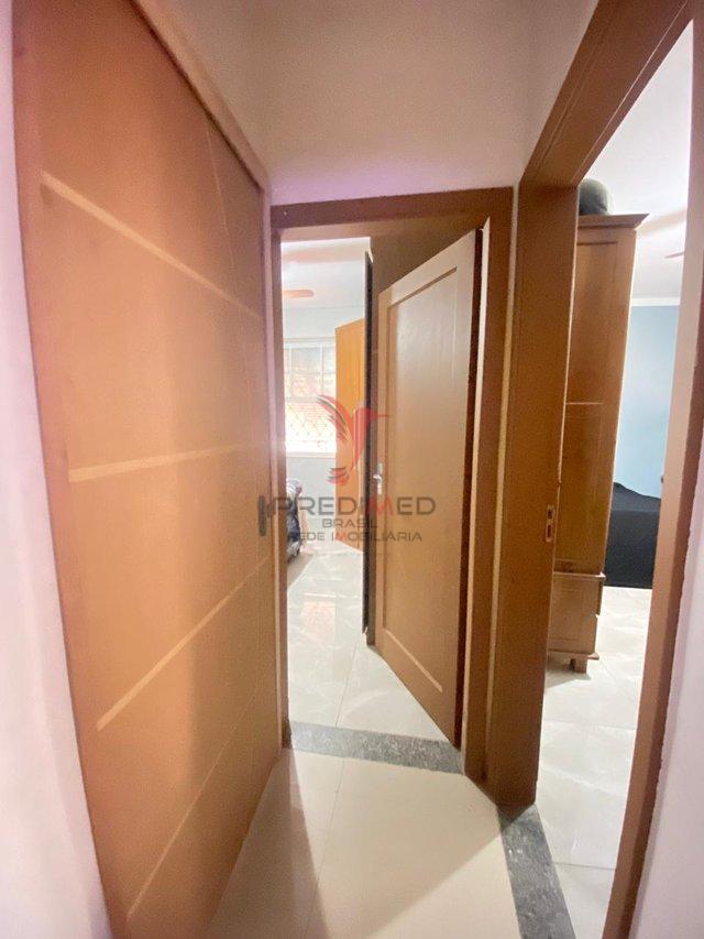 Apartamento em Santos, todo reformado com 2 Dormitórios, com suíte. Excelente Localização Avenida Washington Luis Santos - 