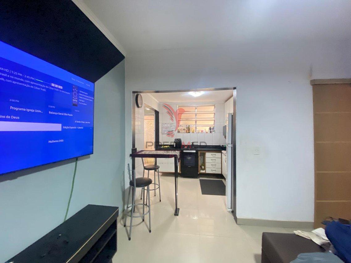Apartamento em Santos, todo reformado com 2 Dormitórios, com suíte. Excelente Localização Avenida Washington Luis Santos - 