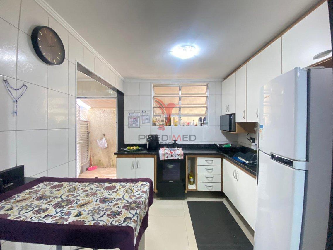 Apartamento em Santos, todo reformado com 2 Dormitórios, com suíte. Excelente Localização Avenida Washington Luis Santos - 