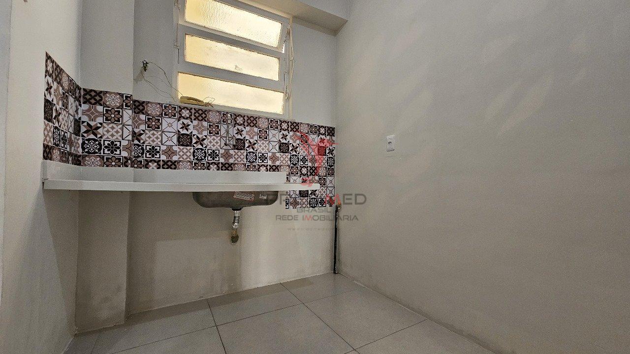 Apartamento Leme 3 quartos reformado espaçoso andar alto perto praias do Leme e Copacabana Rua Gustavo Sampaio Rio de Janeiro - 