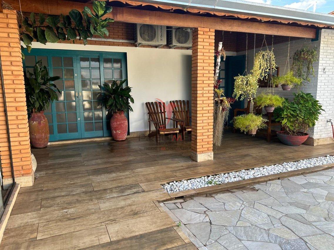 Linda e Diferenciada Casa no Jardim Botânico em São Pedro - SP - São Pedro - 