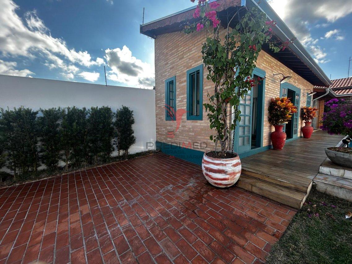 Linda e Diferenciada Casa no Jardim Botânico em São Pedro - SP - São Pedro - 