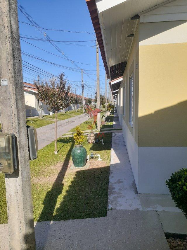 CASA NO MORADAS CLUB, IMPECÁVEL, ACABAMENTO EM ALTO PADRÃO, VALE A PENA CONHECER - Pelotas - 