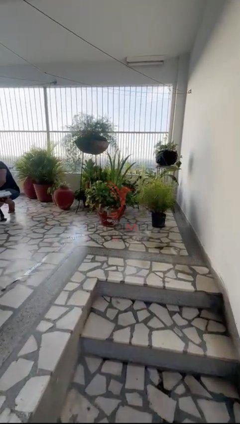 Vende-se casa com 4 Quartos,2 Suites, 2 Varandas , bela vista no centro da cidade Rua Telegrafista João Oscar João Pessoa - 
