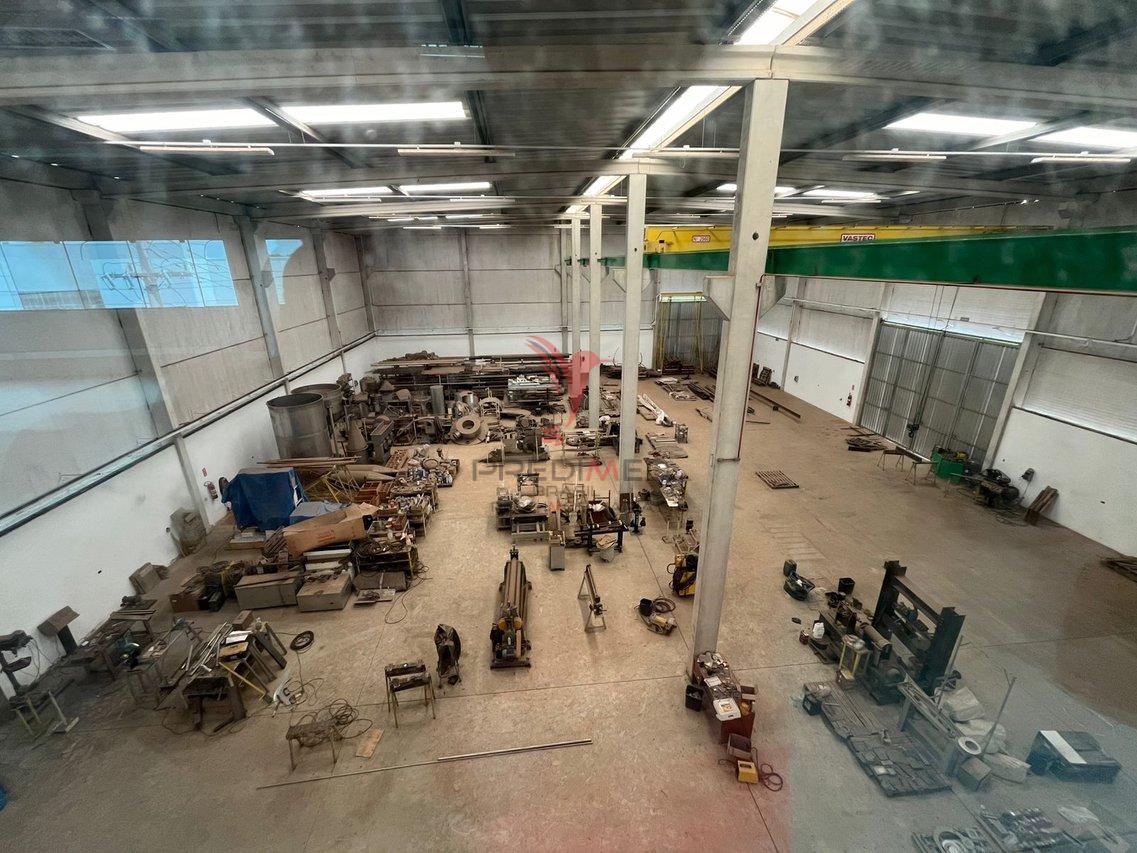 Vendo excelente GALPÃO INDUSTRIAL em condomínio fechado com total segurança 24 h Avenida Marginal Emicol Itu - 