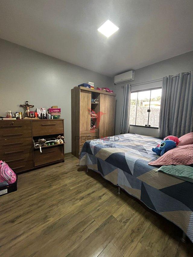 Casa mobiliada, aceita carro como parte do pagamento,Venha morar próximo ao laguinho - São Miguel do Iguaçu - 