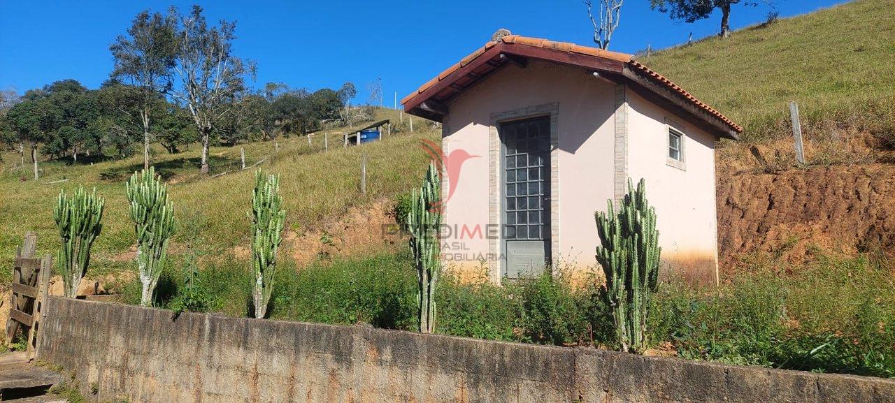 Chácara com quase 5 Alqueires, Pastagem, dois lagos, capela,no bairro Rio do Peixe - Guaratinguetá - 