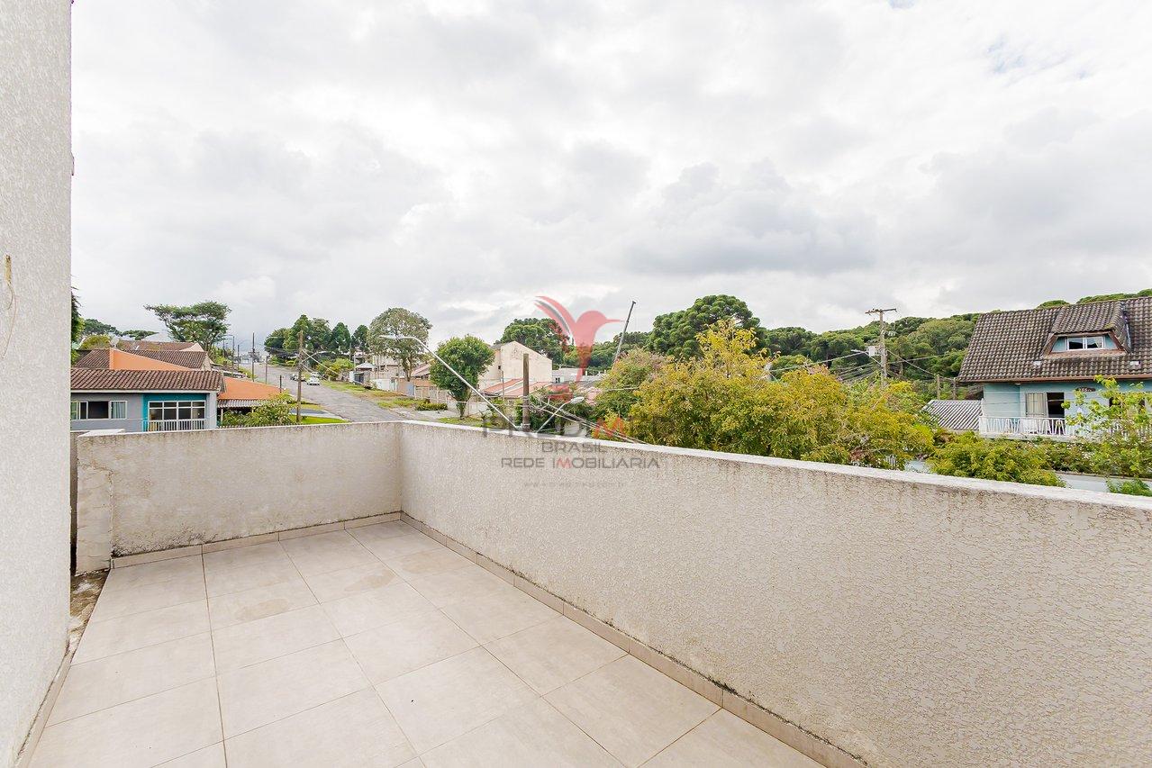 Sobrado Semi Novo Triplex na Barreirinha Rua Manoel Aristides de Farias Curitiba - 
