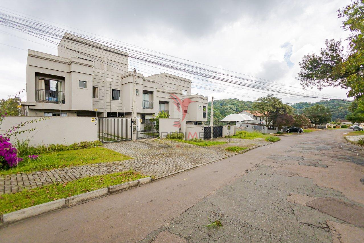 Sobrado Semi Novo Triplex na Barreirinha Rua Manoel Aristides de Farias Curitiba - 