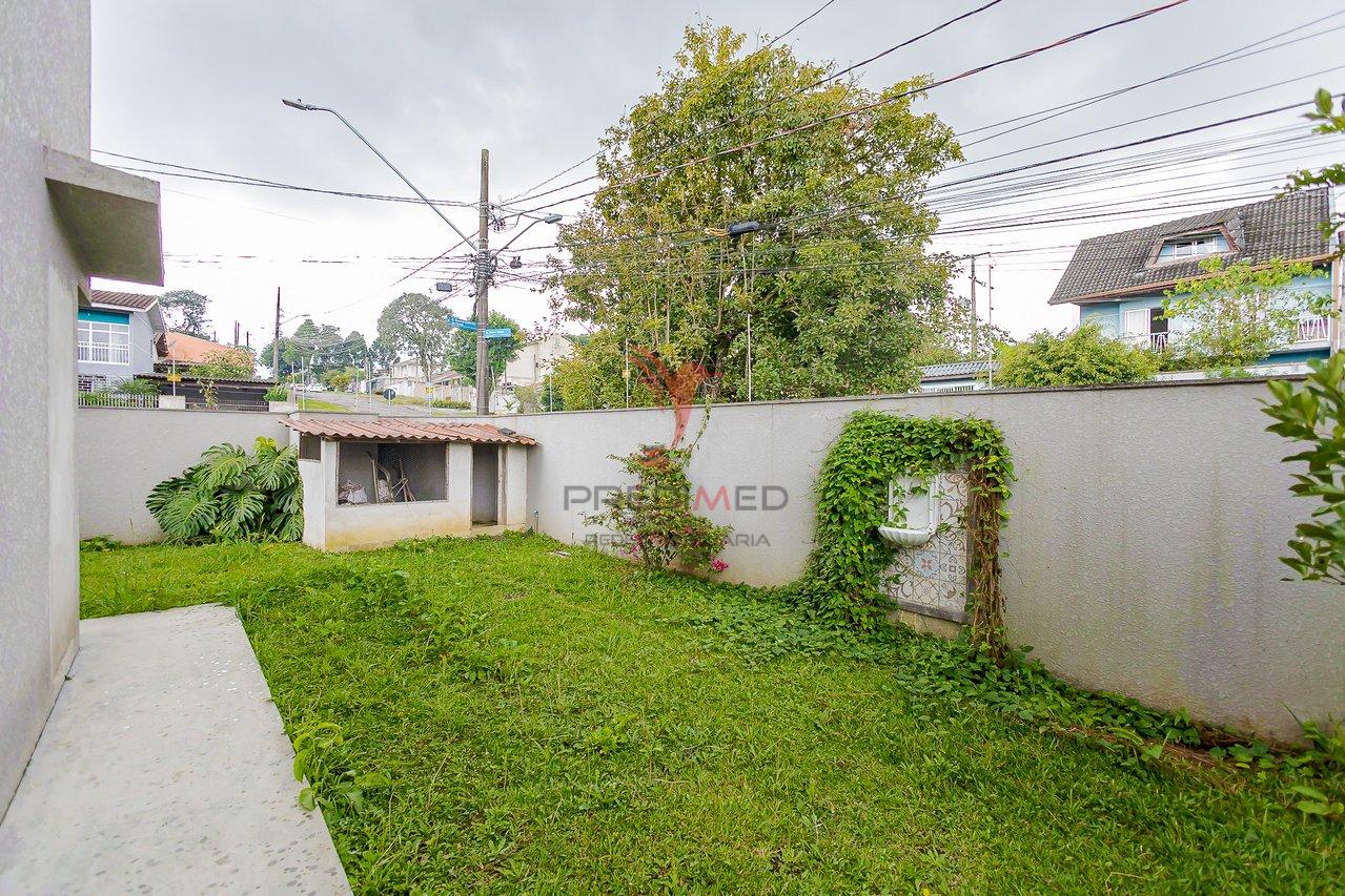 Sobrado Semi Novo Triplex na Barreirinha Rua Manoel Aristides de Farias Curitiba - 