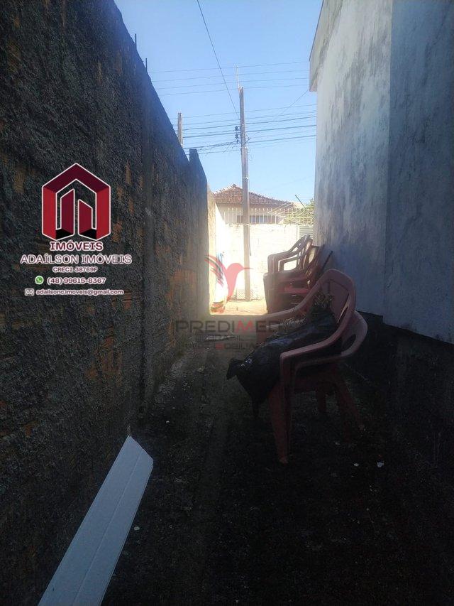Casa a venda, com terreno grande no bairro Jardim Atlântico – Florianópolis - SC Rua Coronel Caetano Costa Florianópolis - 
