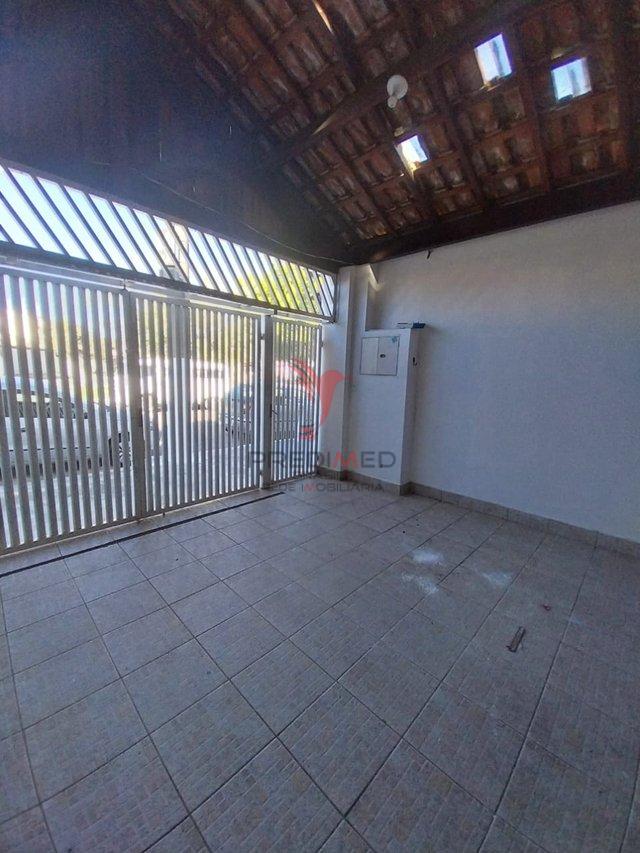Casa de 3 Quartos, 2 Suites, churrasqueira, no Bairro Jardim Rony, Guaratinguetá - Guaratinguetá - 