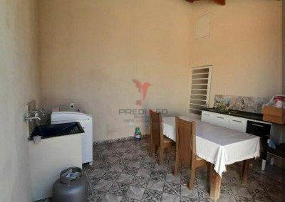 Casa com 3 Quartos, área de serviço, quintal,, 3 vagas de garagem. Vila dos Comerciários - Guaratinguetá - 