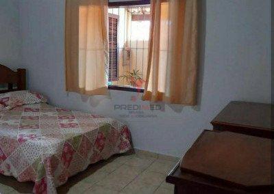 Casa com 3 Quartos, área de serviço, quintal,, 3 vagas de garagem. Vila dos Comerciários - Guaratinguetá - 
