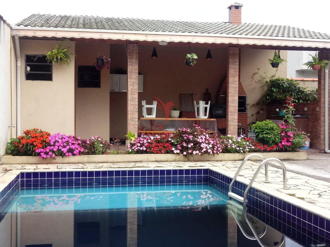 Casa de 3 Quartos, espaço gourmet, churrasqueira,piscina. No Club nos 500 , Guaratinguetá - Guaratinguetá - 