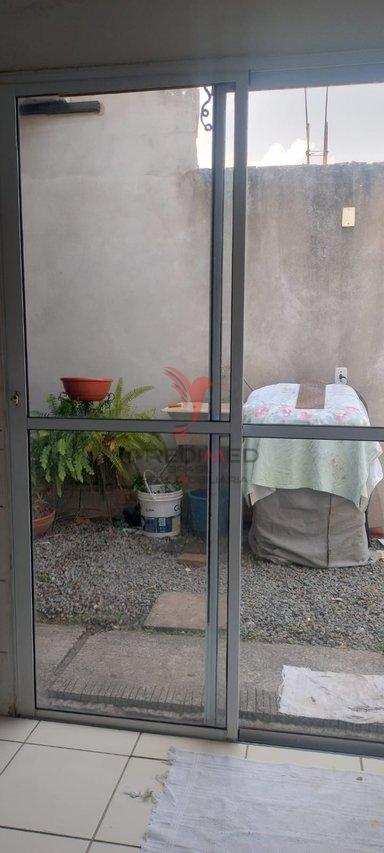Casa com espaço externo com cobertura , garagem, em Guaratinguetá - Guaratinguetá - 