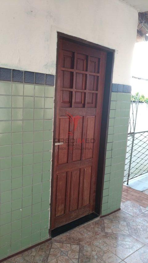 Casa solta com 3 Quartos, terraço , garagem para 3 Carros , no Bairro do Cristo Redentor Rua dos milagre  João Pessoa - 