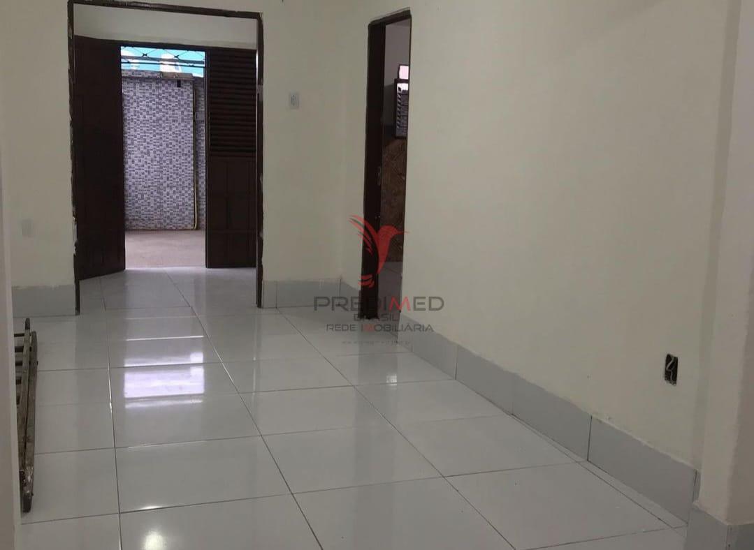 Casa solta com 3 Quartos, terraço , garagem para 3 Carros , no Bairro do Cristo Redentor Rua dos milagre  João Pessoa - 