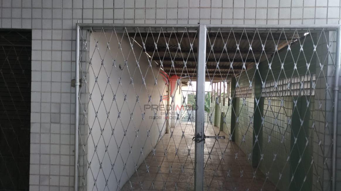Casa solta com 3 Quartos, terraço , garagem para 3 Carros , no Bairro do Cristo Redentor Rua dos milagre  João Pessoa - 