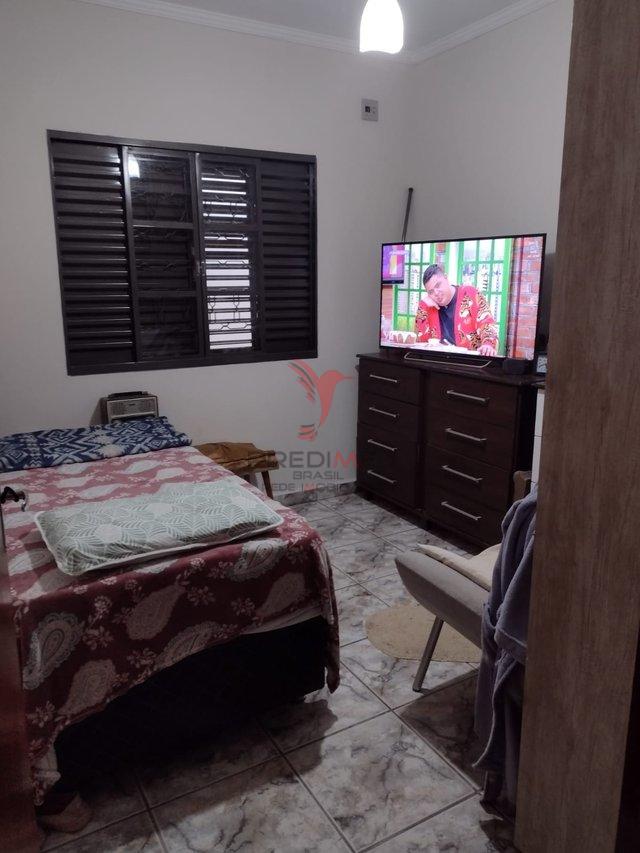 Casa com 05 dormitórios, 4 banheiros no Bom Jesus III, na Cidade de Rio das Pedras - Rio das Pedras - 