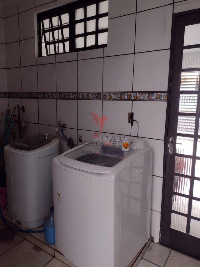 Casa com 05 dormitórios, 4 banheiros no Bom Jesus III, na Cidade de Rio das Pedras - Rio das Pedras - 