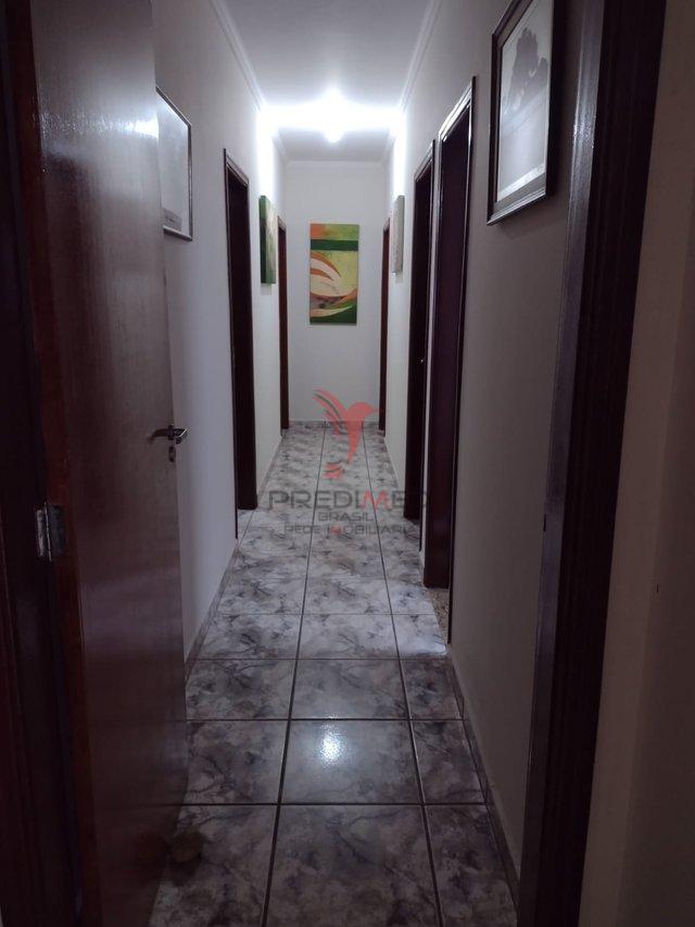 Casa com 05 dormitórios, 4 banheiros no Bom Jesus III, na Cidade de Rio das Pedras - Rio das Pedras - 