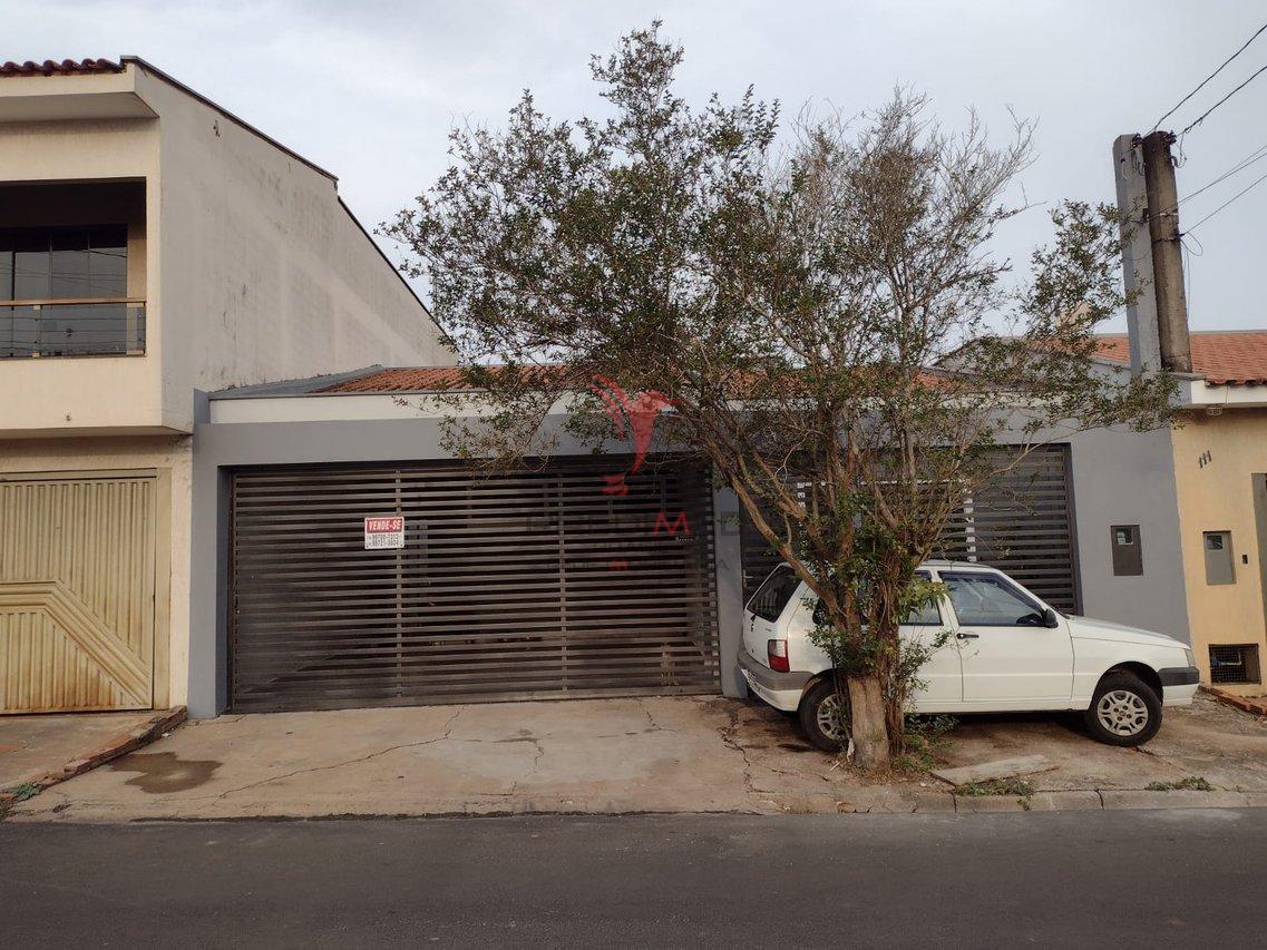 Casa com 05 dormitórios, 4 banheiros no Bom Jesus III, na Cidade de Rio das Pedras - Rio das Pedras - 