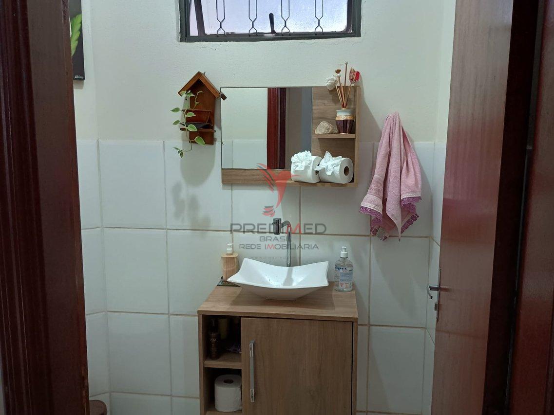 Casa com 05 dormitórios, 4 banheiros no Bom Jesus III, na Cidade de Rio das Pedras - Rio das Pedras - 