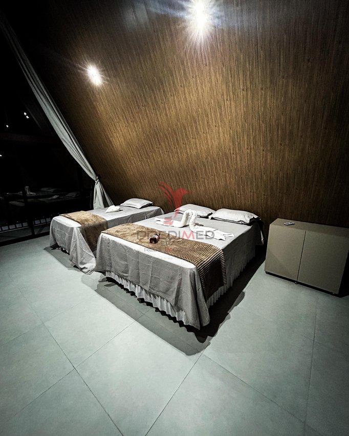 Casa na Serra em Condomínio Fechado com 3 suítes todos Mobiliado e Equipado  BANANEIRAS - 