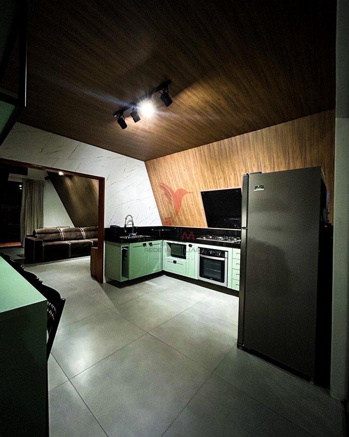 Casa na Serra em Condomínio Fechado com 3 suítes todos Mobiliado e Equipado  BANANEIRAS - 