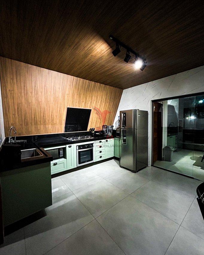Casa na Serra em Condomínio Fechado com 3 suítes todos Mobiliado e Equipado  BANANEIRAS - 