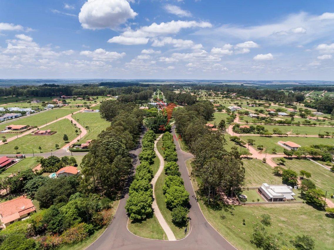 Lotes no Santa Bárbara Resort ,a partir de 450m² no maior loteamento de lazer do Brasil Avenida 100 Águas de Santa Bárbara - ecopista