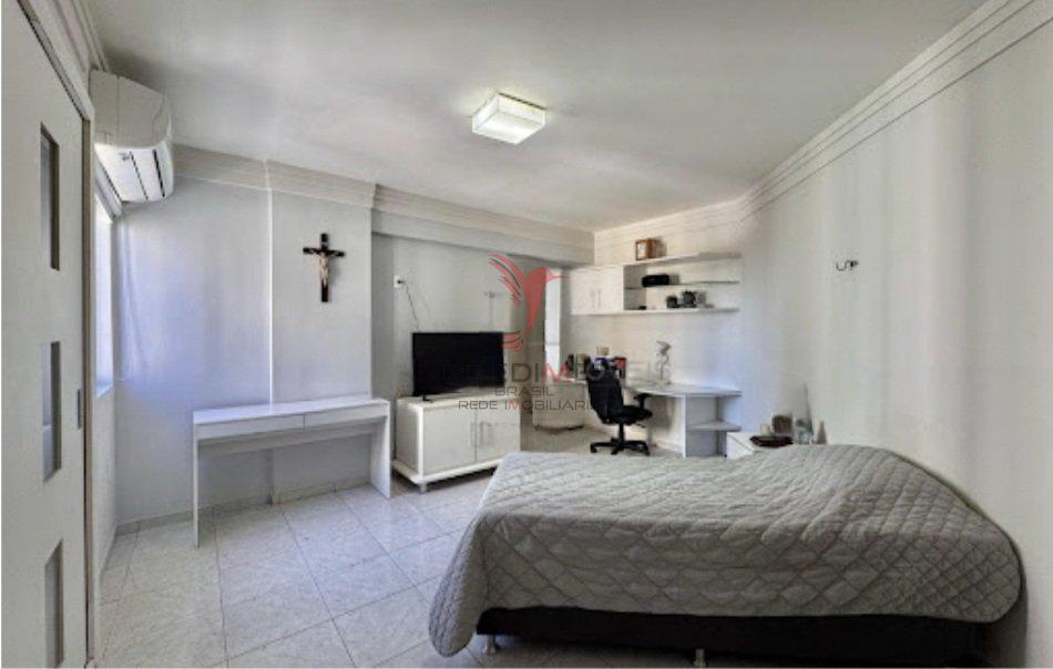Apartamento de 3 Suites, 2 Varandas, Maravilhoso no bairro de Tambaú a 300m da Praia  João Pessoa - 
