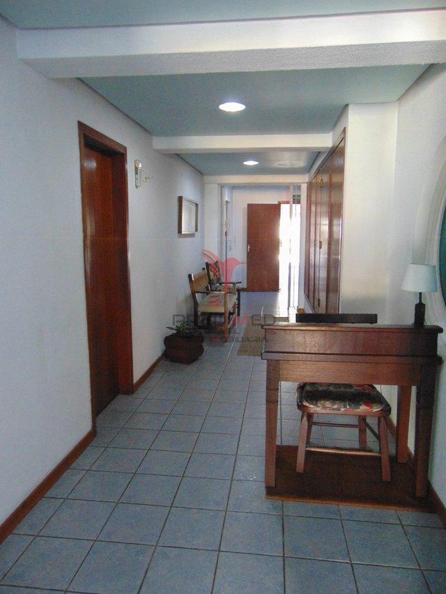 Venda: Apto 2 Quartos, Garagem, Elevador. Ficam Móveis da Cozinha, Banheiro e Quarto  Pelotas - 
