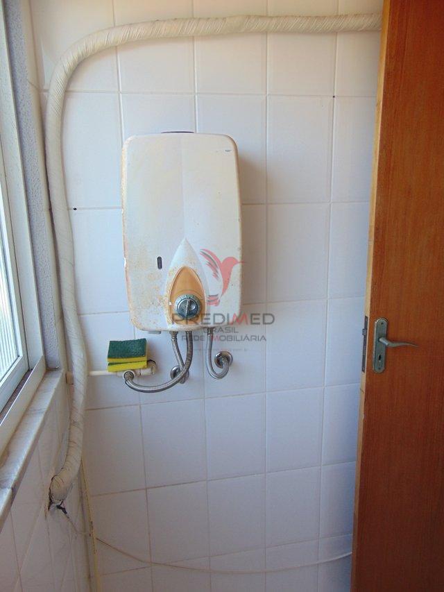 Venda: Apto 2 Quartos, Garagem, Elevador. Ficam Móveis da Cozinha, Banheiro e Quarto  Pelotas - 