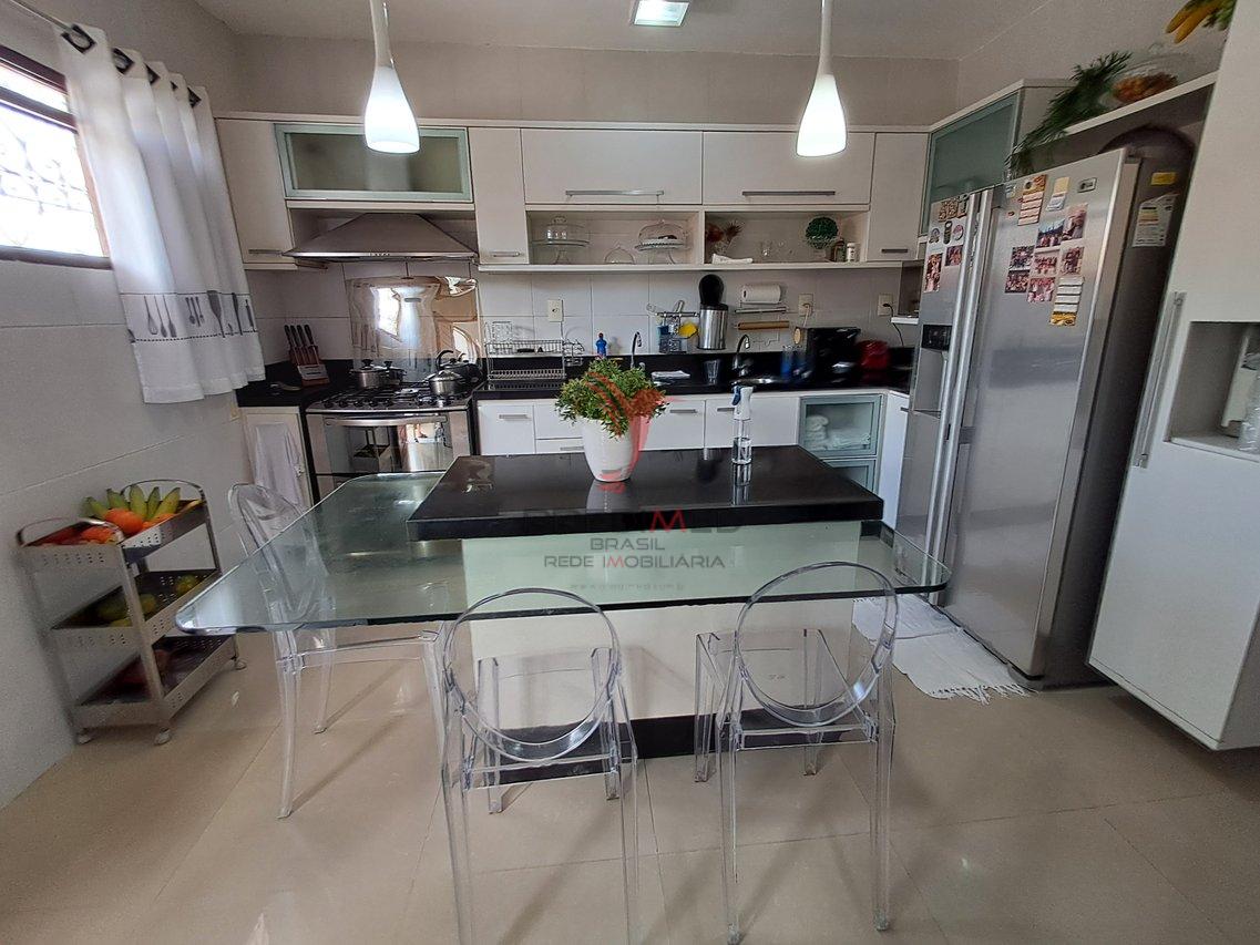 Casa Maravilhosa com 800m² com 5 suítes + DCE, Piscina, Espaço goumet + Churrasqueira  João Pessoa - 