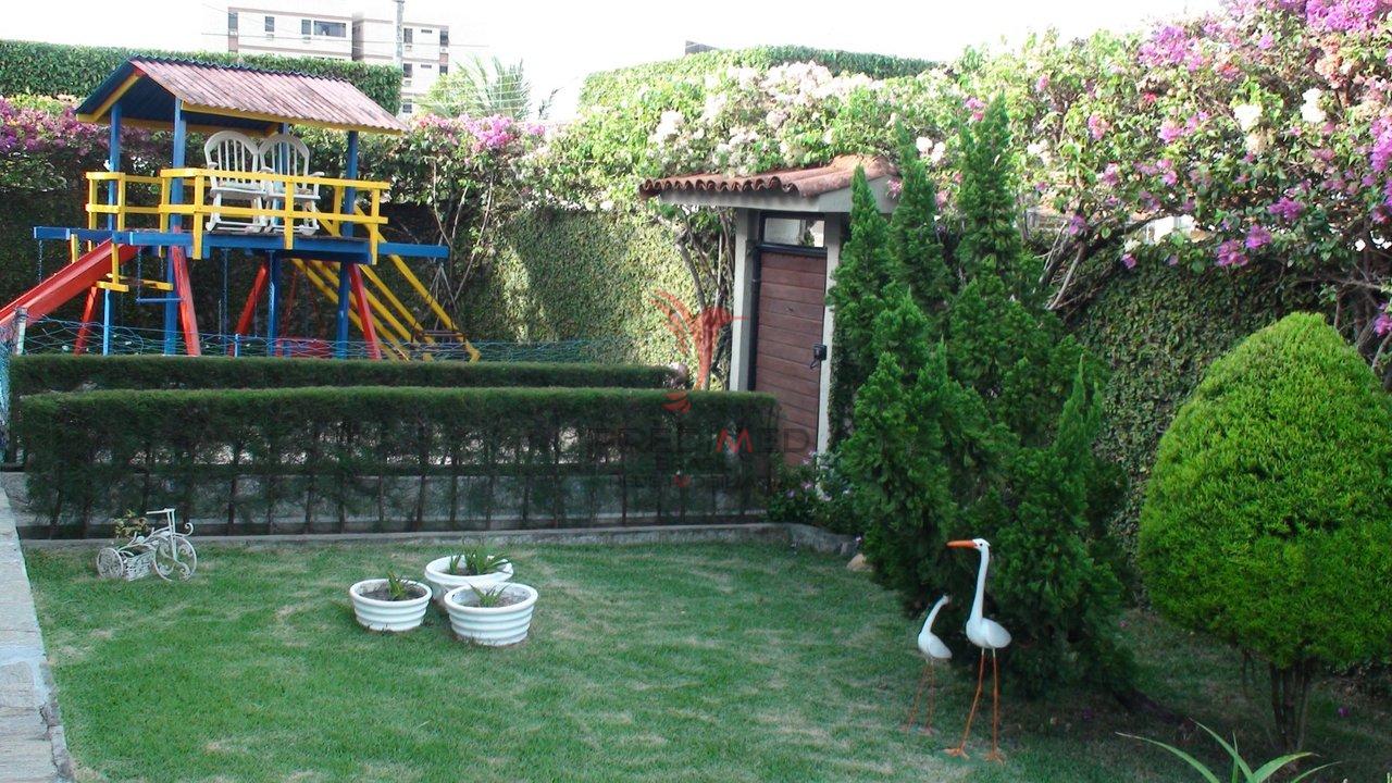 Casa Maravilhosa com 800m² com 5 suítes + DCE, Piscina, Espaço goumet + Churrasqueira  João Pessoa - 
