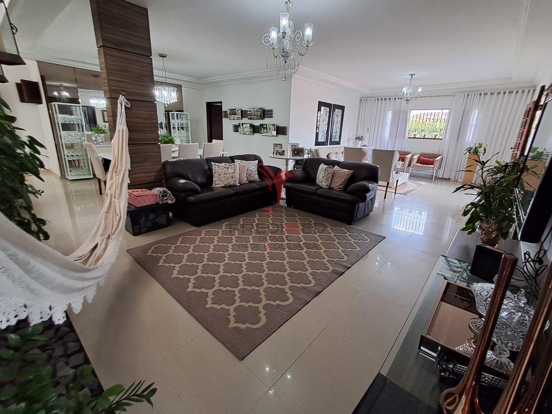 Casa Maravilhosa com 800m² com 5 suítes + DCE, Piscina, Espaço goumet + Churrasqueira  João Pessoa - 