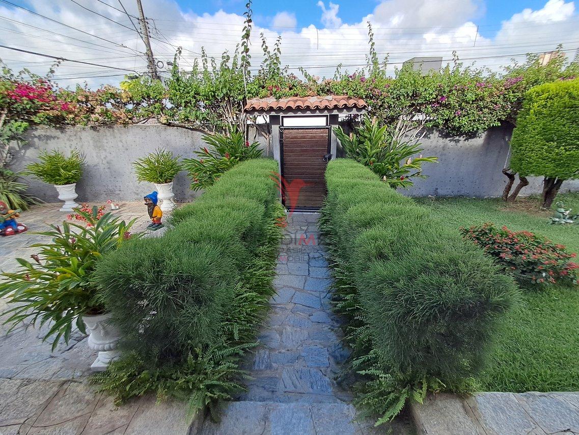 Casa Maravilhosa com 800m² com 5 suítes + DCE, Piscina, Espaço goumet + Churrasqueira  João Pessoa - 