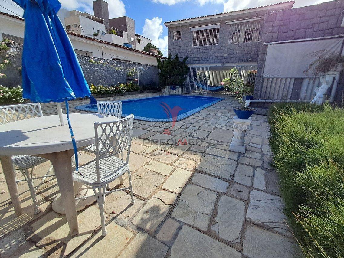 Casa Maravilhosa com 800m² com 5 suítes + DCE, Piscina, Espaço goumet + Churrasqueira  João Pessoa - 
