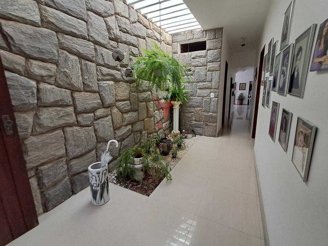 Casa Maravilhosa com 800m² com 5 suítes + DCE, Piscina, Espaço goumet + Churrasqueira  João Pessoa - 