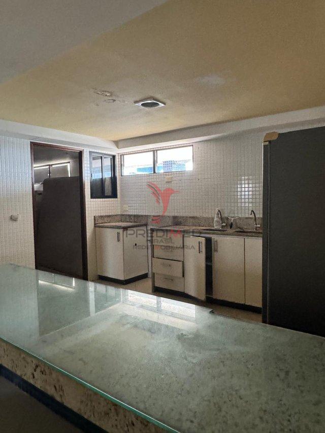 Cobertura com 5 quartos , 2 Suites, á venda a Beira mar do Cabo branco Avenida Cabo Branco João Pessoa - 