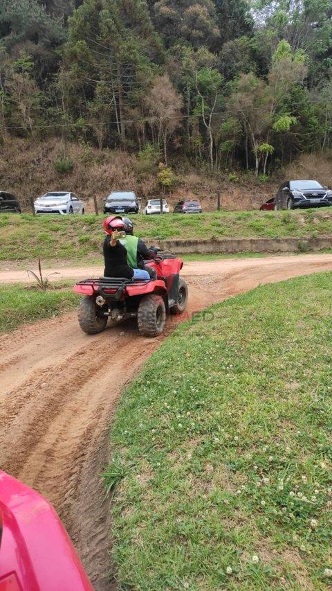 Vendo Casa de temporada completa em Monte Verde - MG  CAMANDUCAIA - 