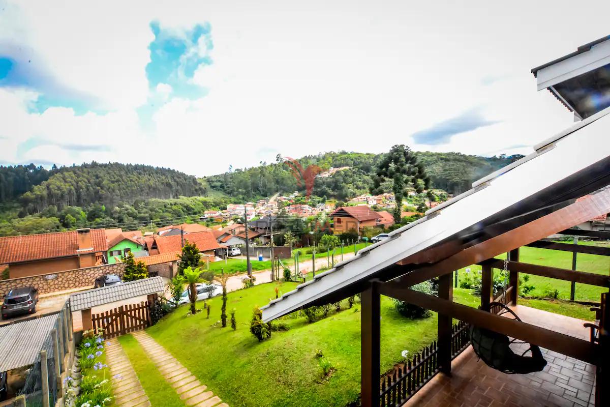 Vendo Casa de temporada completa em Monte Verde - MG  CAMANDUCAIA - 