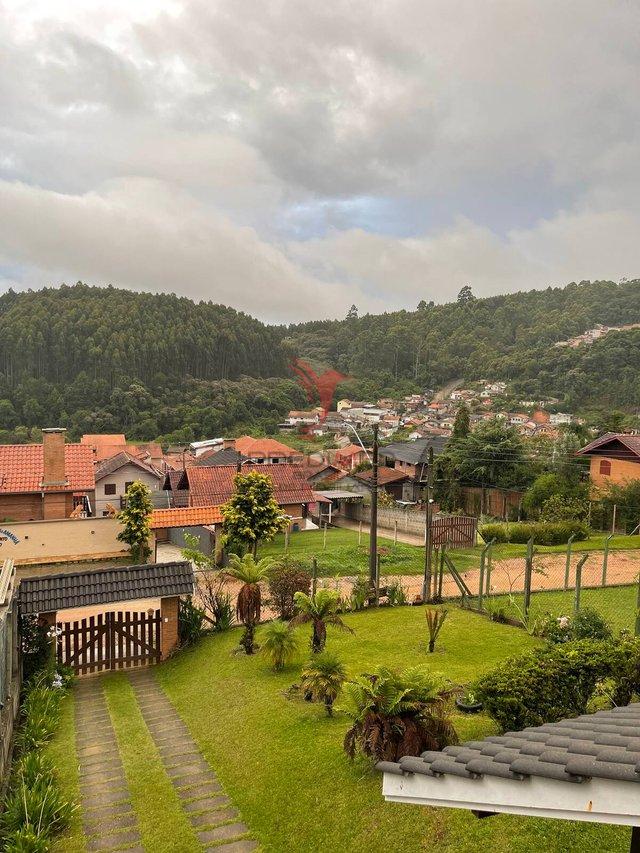 Vendo Casa de temporada completa em Monte Verde - MG  CAMANDUCAIA - 